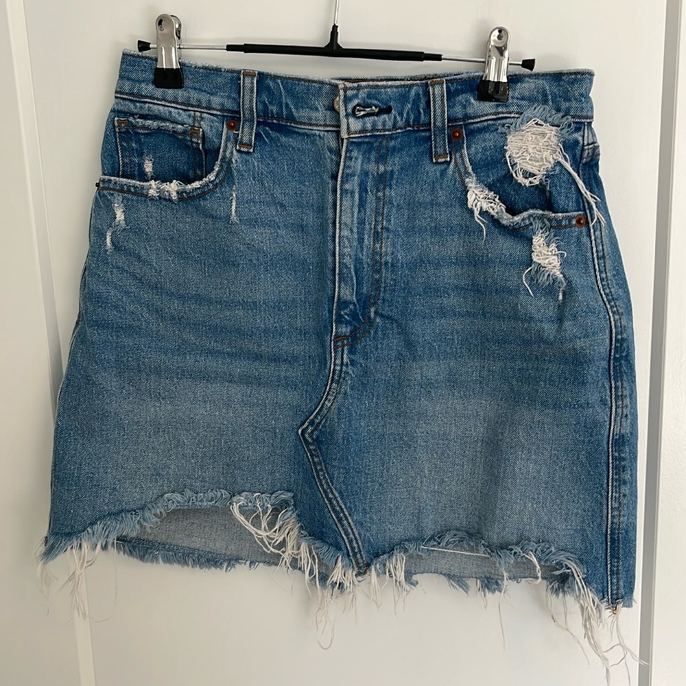 A&F MINI DENIM SKIRT